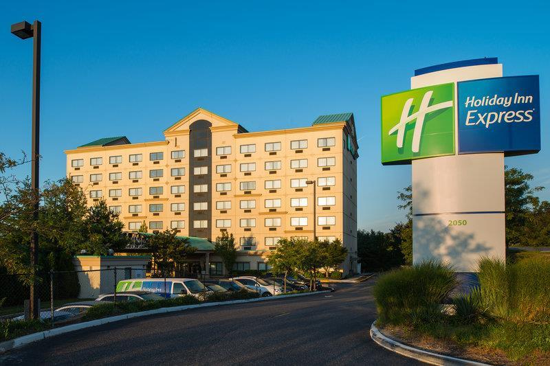 Holiday Inn Express Hauppauge-Long Island, An Ihg Hotel Ngoại thất bức ảnh